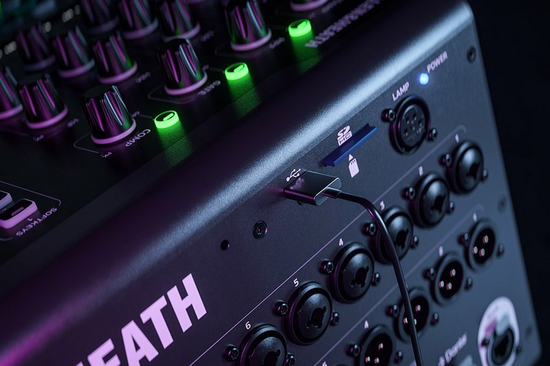 Mixer Allen & Heath Qu-7D