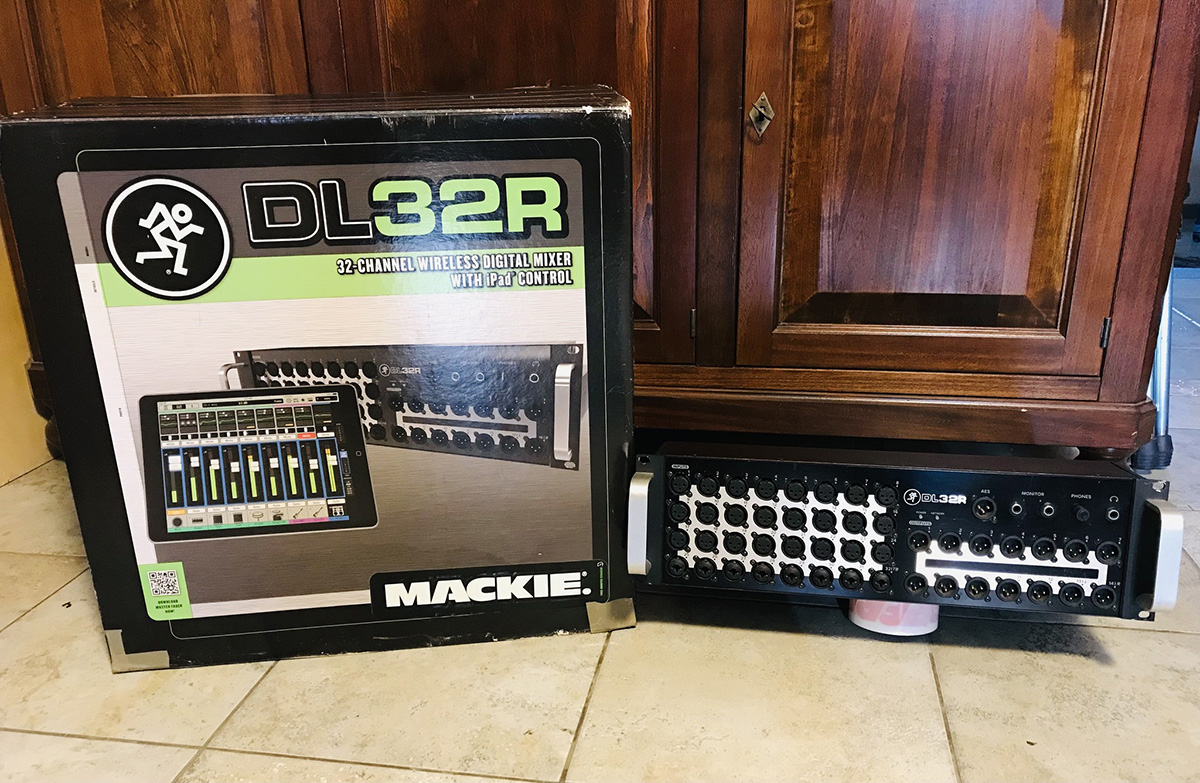 Mixer Mackie DL32R