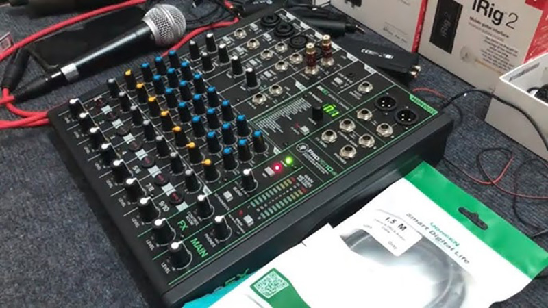 Mixer Mackie ProFX10v3