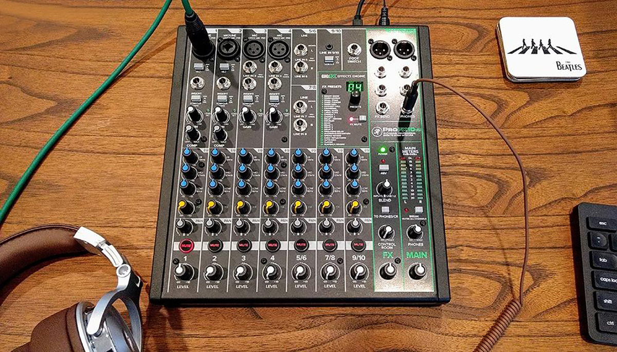 Mixer Mackie ProFX22v3
