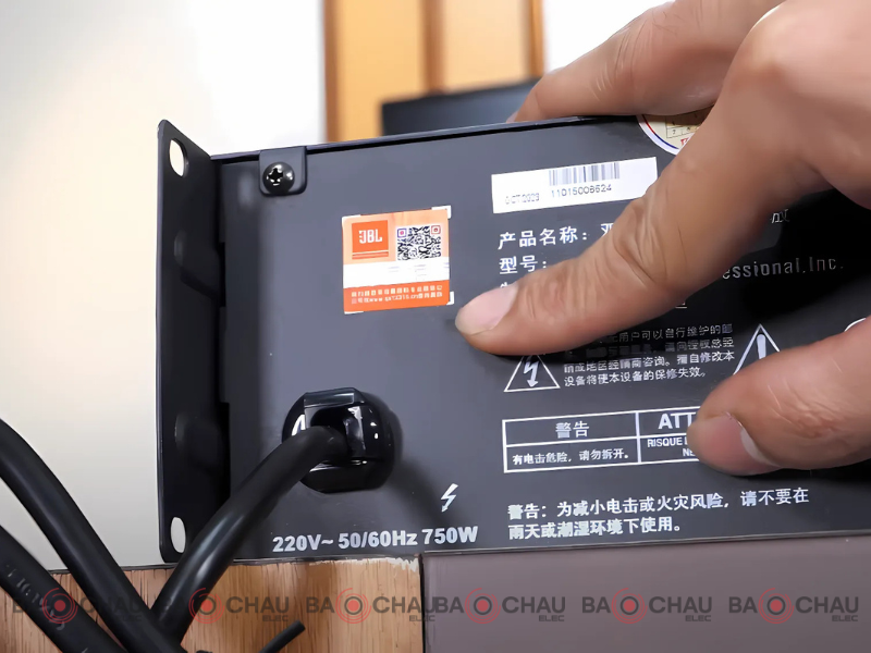 Ph&acirc;n Biệt Thật Giả Cục Đẩy JBL Seri V4, V6, V8, V10