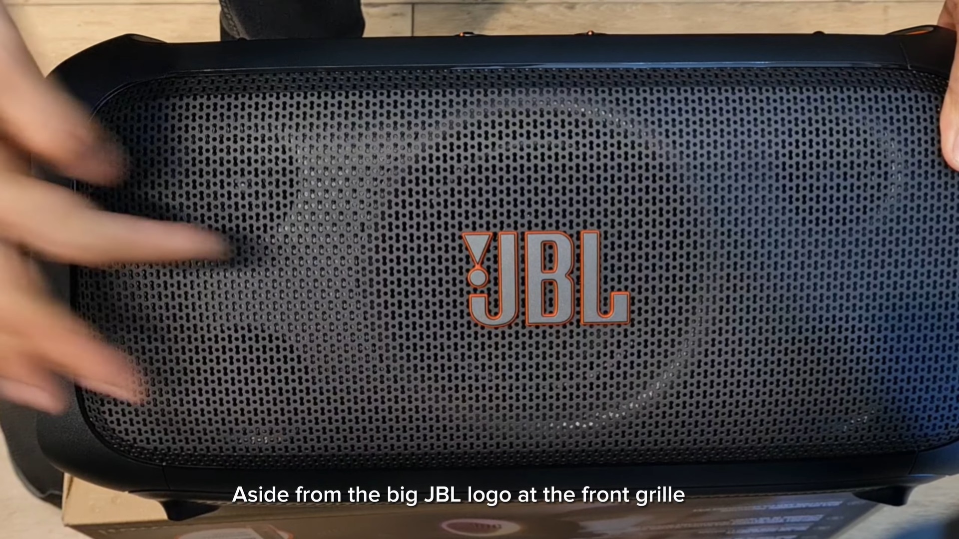 Ra Mắt JBL Partybox On The Go Essential: C&oacute; đ&aacute;ng để đầu tư