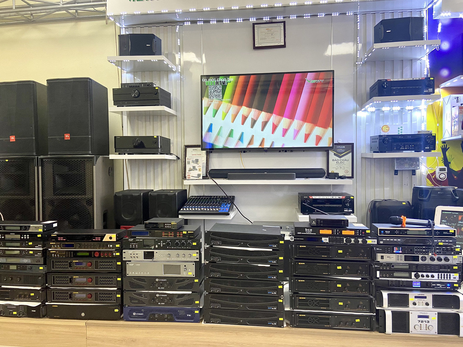 LOA VI TÍNH EDIFIER MICROLAB THIẾT KẾ NHỎ GỌN ÂM THANH RÕ RÀNG