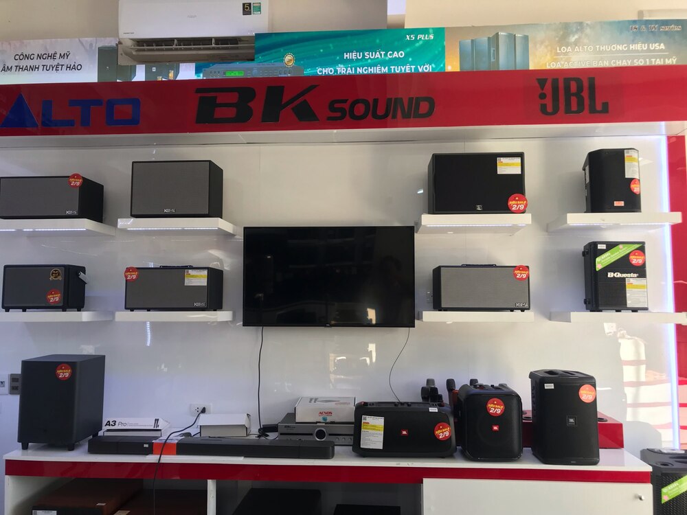 Cửa h&agrave;ng b&aacute;n thiết bị &acirc;m thanh ch&iacute;nh h&atilde;ng tại Cần Thơ