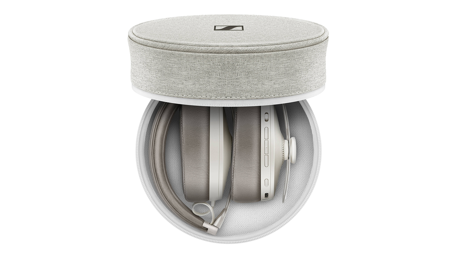 bên trong túi đựng Tai Nghe Sennheiser Momentum 3 Wireless màu trắng