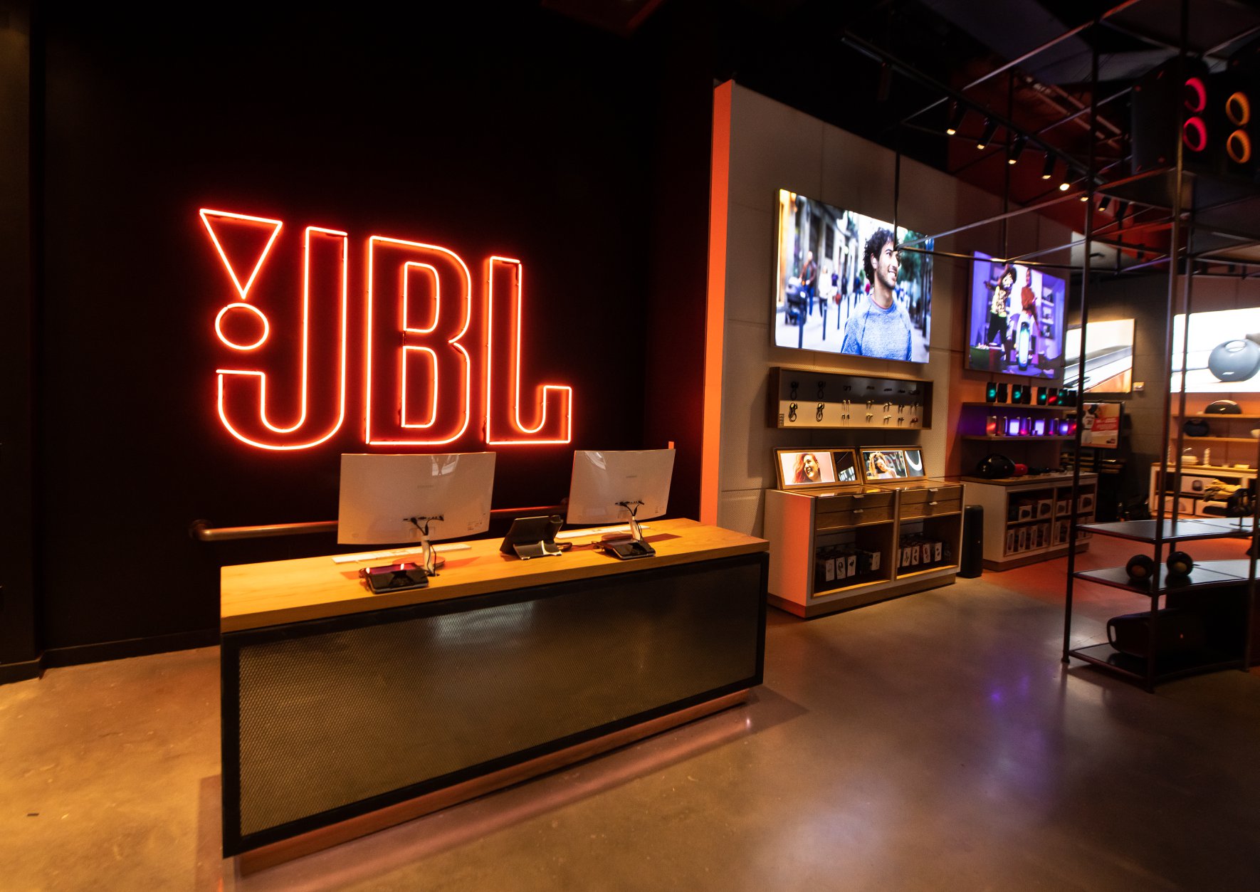 thương hiệu h&atilde;ng JBL