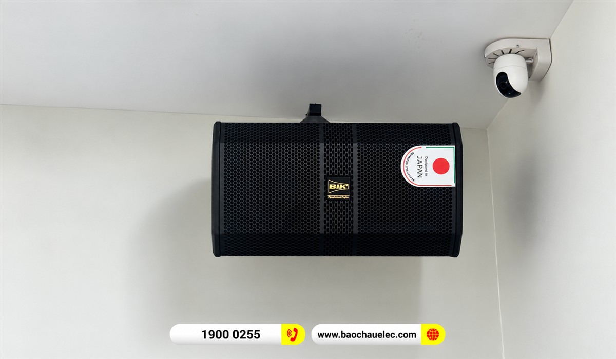Vị tr&iacute; loa BIK BBK-S310 gần g&oacute;c ph&ograve;ng