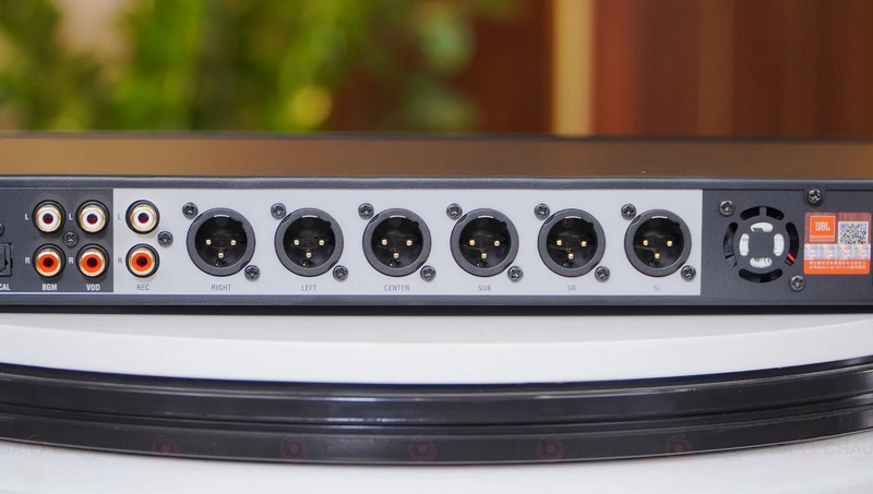 Vang số JBL KX180A
