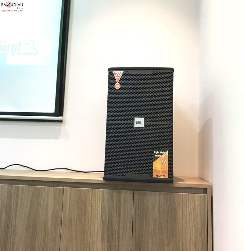 dan karaoke vip cua gia dinh chu chien tai ecopark h1-min