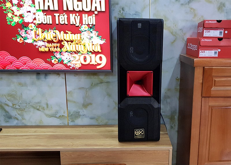 dan karaoke gia dinh chi hang tai da nang h3-min dan karaoke gia dinh chi hang tai da nang h3-min