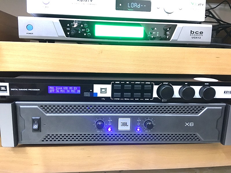 dan karaoke JBL cua gia dinh chi thu hai phong h3-min dan karaoke JBL cua gia dinh chi thu hai phong h3-min