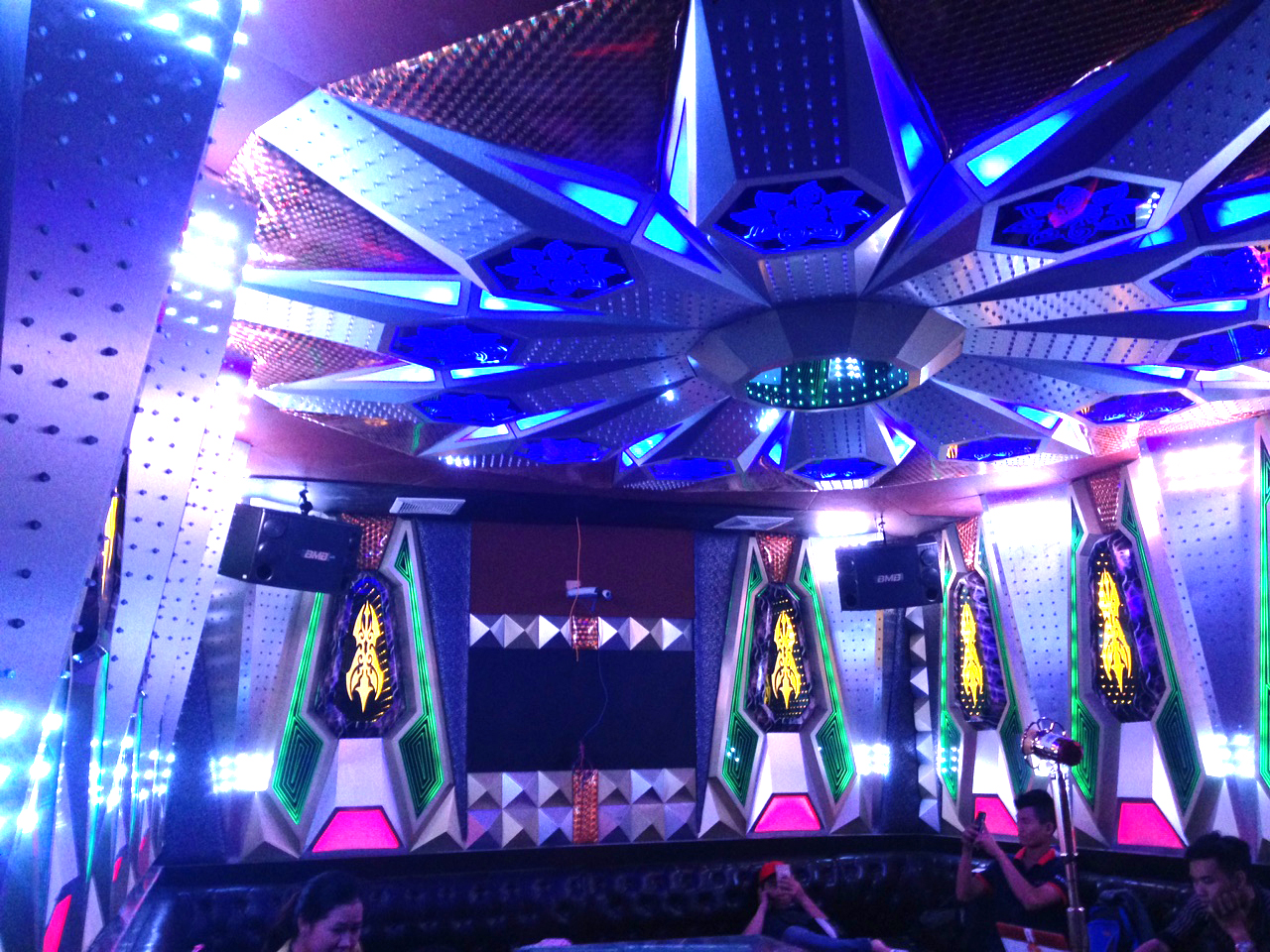 lap-dat-6-phong-hat-karaoke-tai-binh-dinh-h14