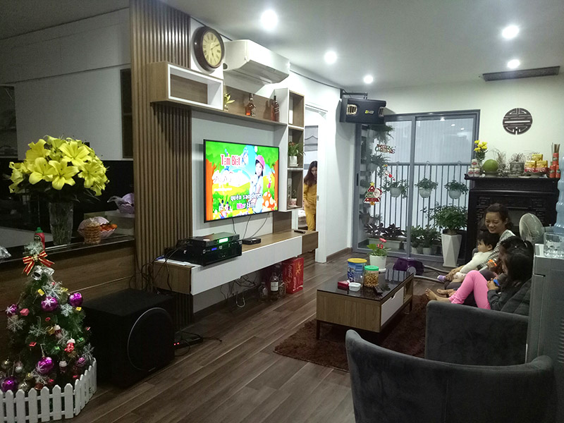 dan karaoke gia dinh chi thuy tai chung cu tu hiep h4 dan karaoke gia dinh chi thuy tai chung cu tu hiep h4
