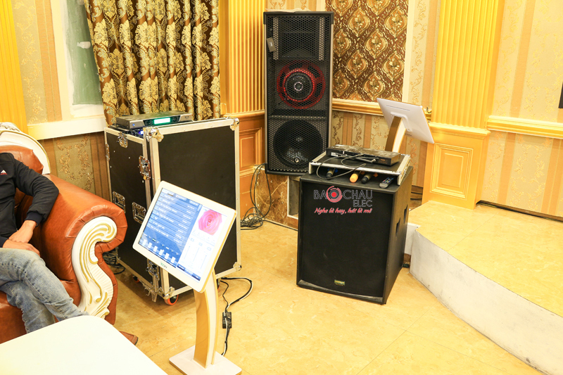 Karaoke chuyen nghiep cua quan karaoke Paris h13