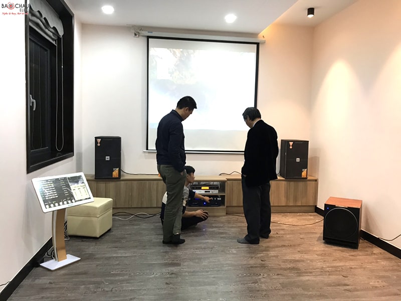 dan karaoke vip cua gia dinh chu chien tai ecopark h6-min