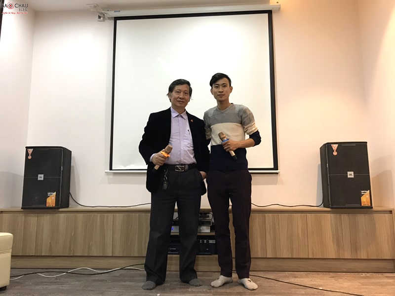 dan karaoke vip cua gia dinh chu chien tai ecopark h8-min