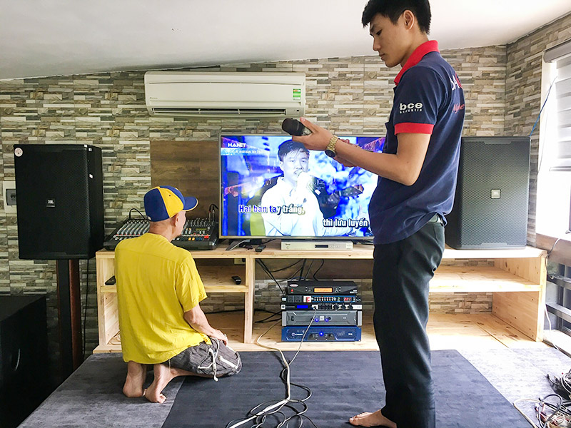 dan karaoke vip cua gia dinh chu dat tai soc son hn h5 dan karaoke vip cua gia dinh chu dat tai soc son hn h5